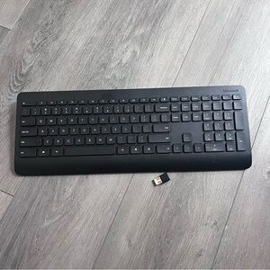 Microsoft Wireless Keyboard in Black